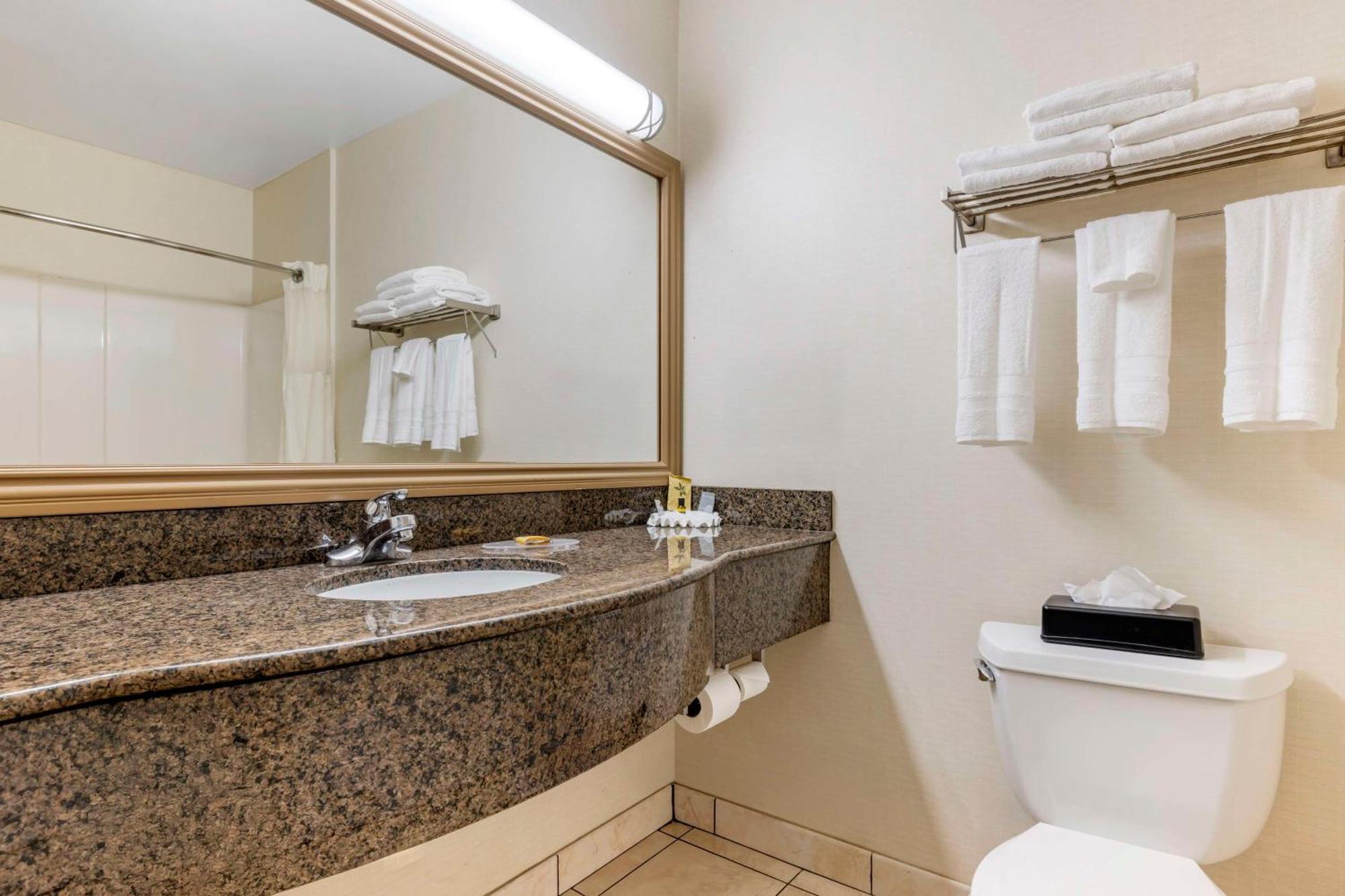Best Western Plus Lake Elsinore Inn & Suites מראה חיצוני תמונה