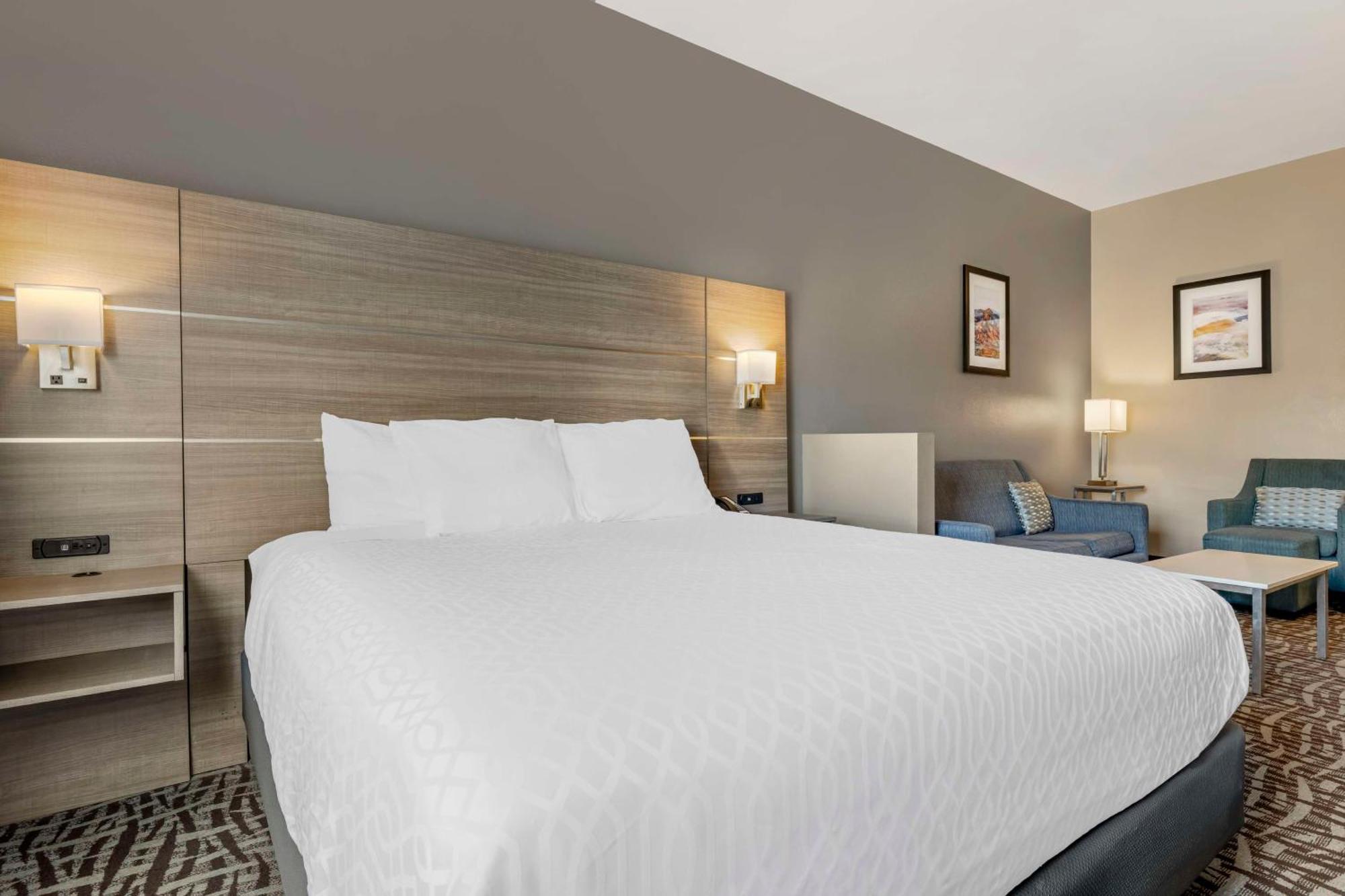 Best Western Plus Lake Elsinore Inn & Suites מראה חיצוני תמונה