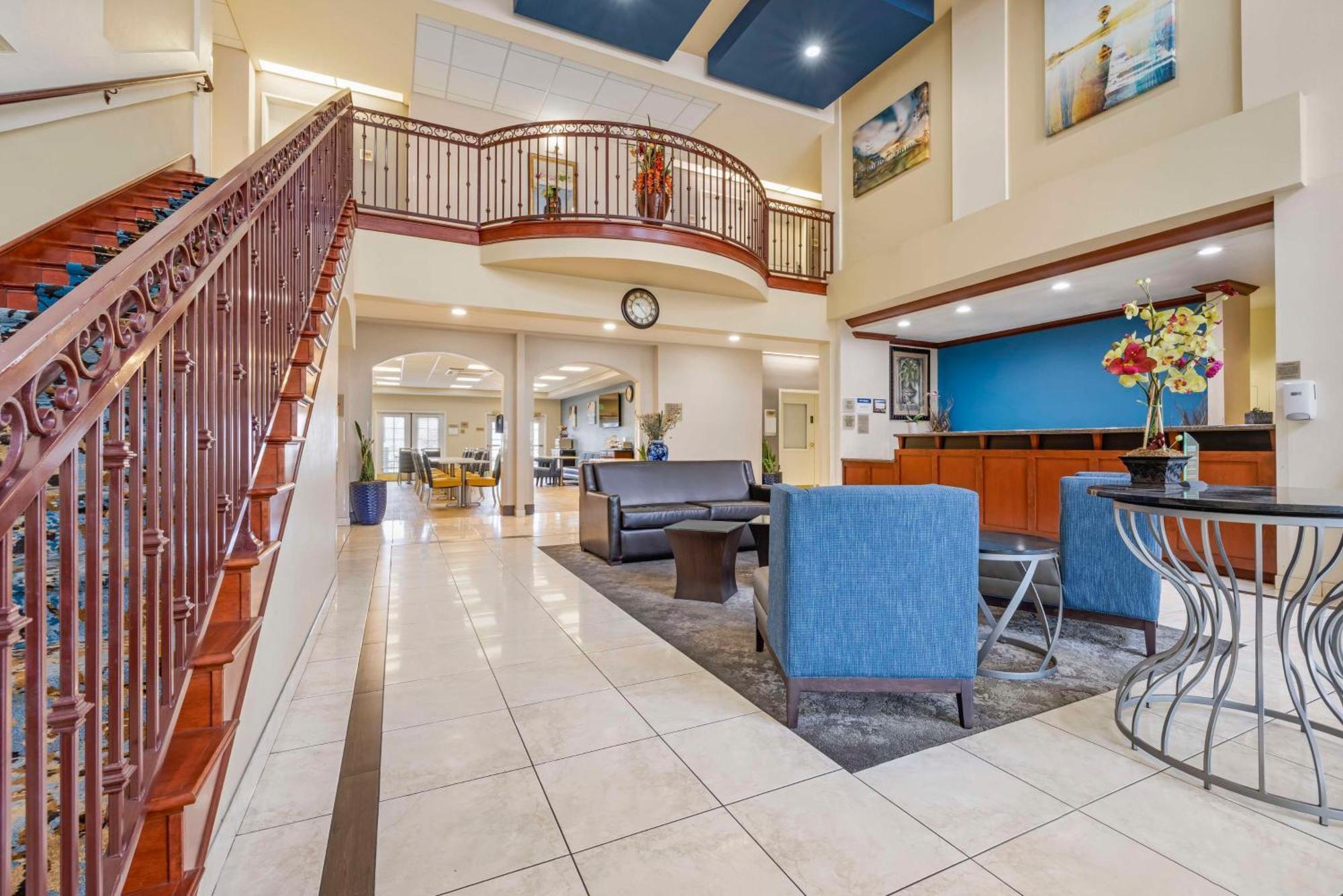 Best Western Plus Lake Elsinore Inn & Suites מראה חיצוני תמונה