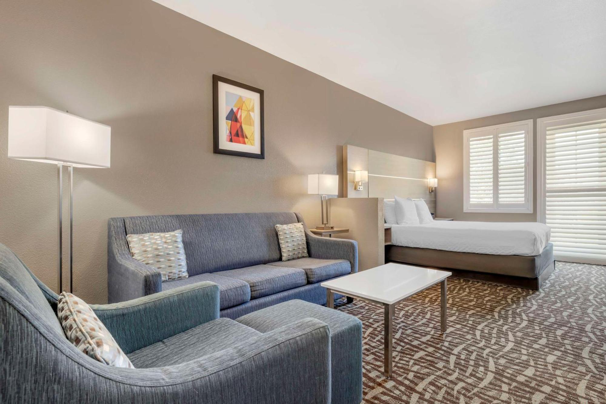 Best Western Plus Lake Elsinore Inn & Suites מראה חיצוני תמונה
