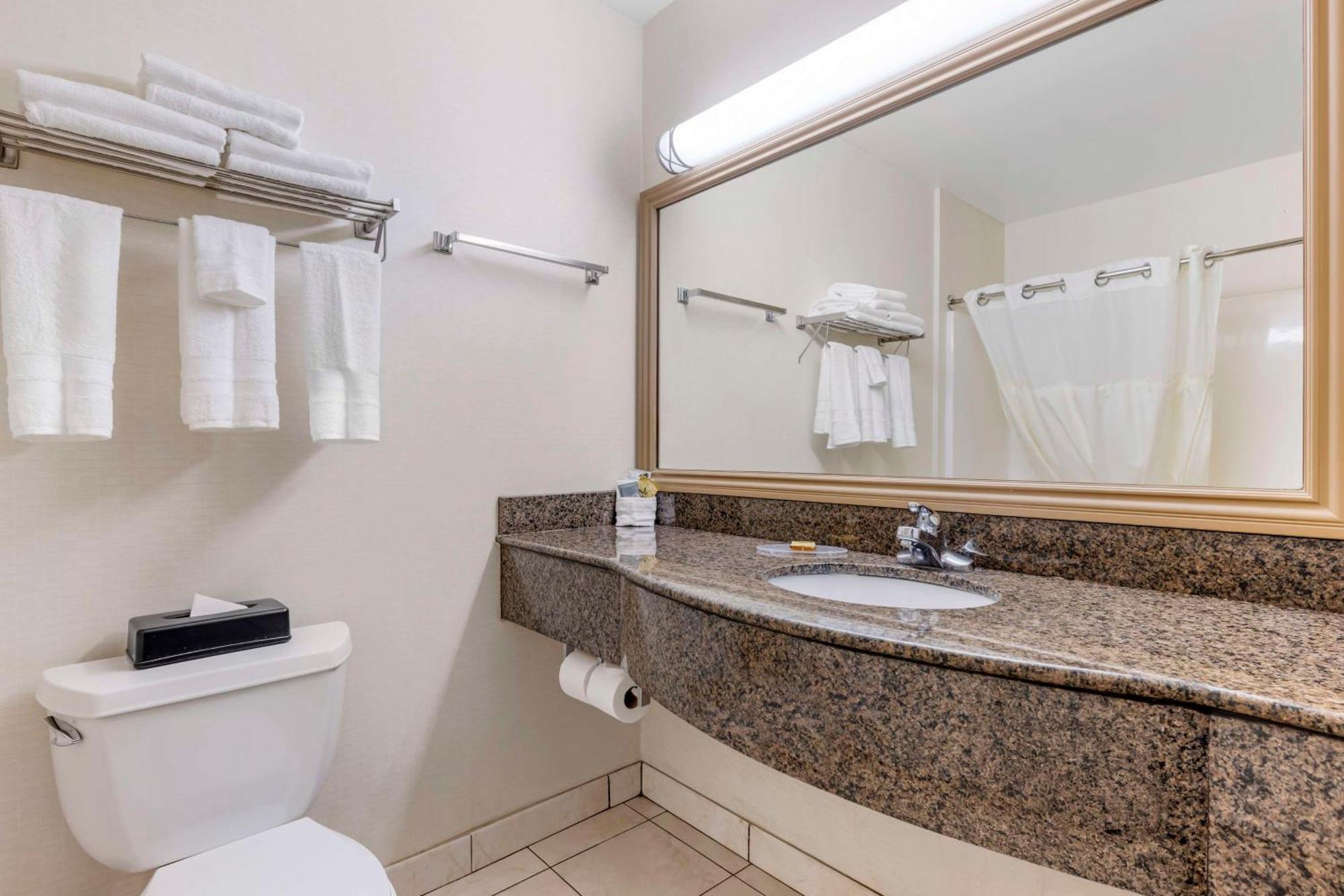 Best Western Plus Lake Elsinore Inn & Suites מראה חיצוני תמונה