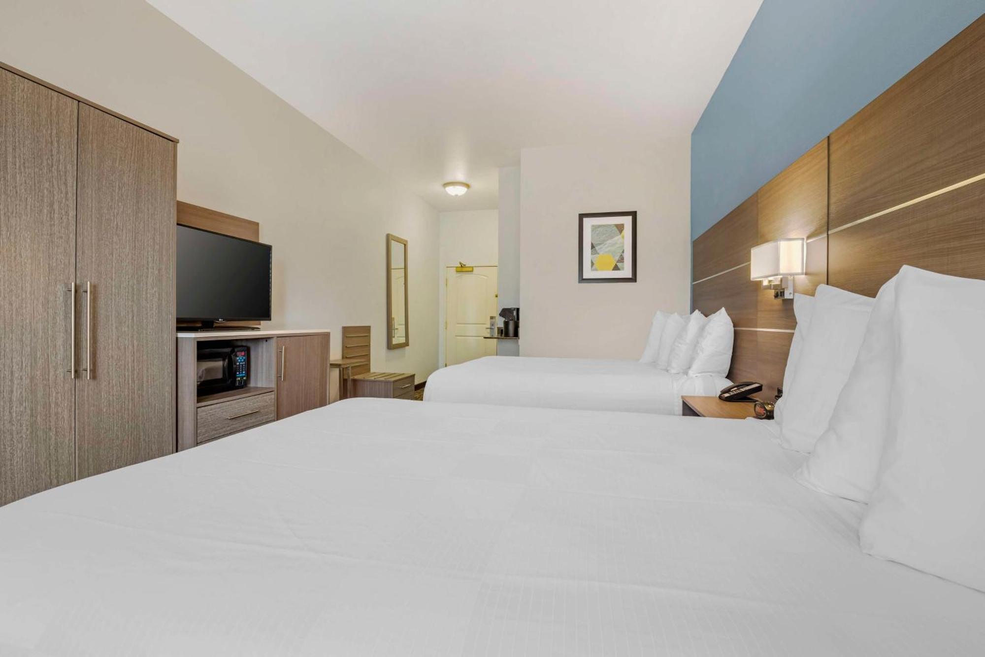 Best Western Plus Lake Elsinore Inn & Suites מראה חיצוני תמונה