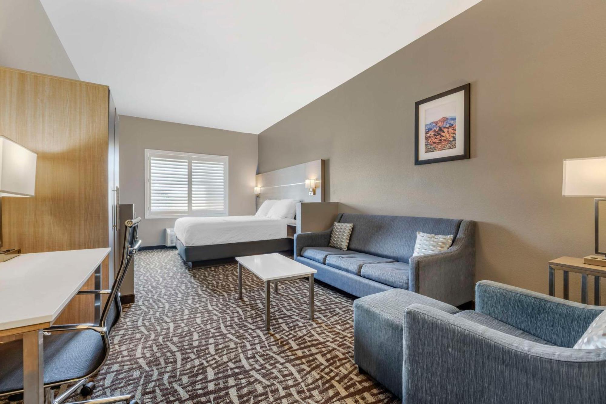 Best Western Plus Lake Elsinore Inn & Suites מראה חיצוני תמונה