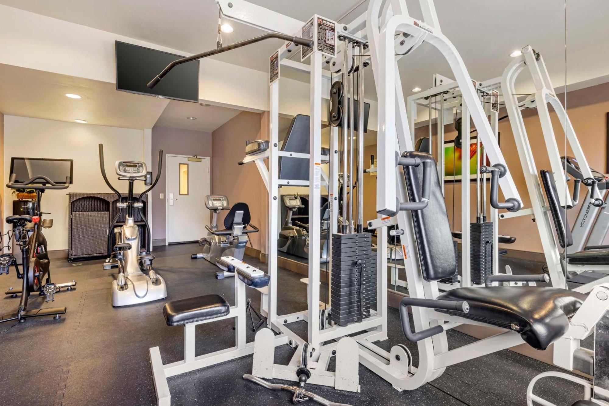 Best Western Plus Lake Elsinore Inn & Suites מראה חיצוני תמונה