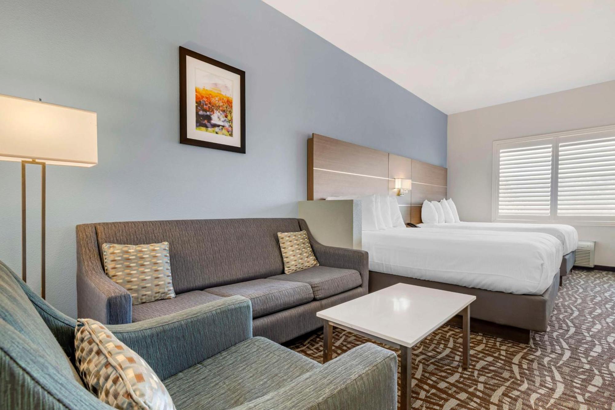 Best Western Plus Lake Elsinore Inn & Suites מראה חיצוני תמונה