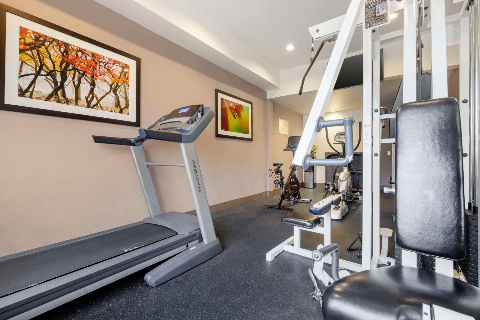Best Western Plus Lake Elsinore Inn & Suites מראה חיצוני תמונה