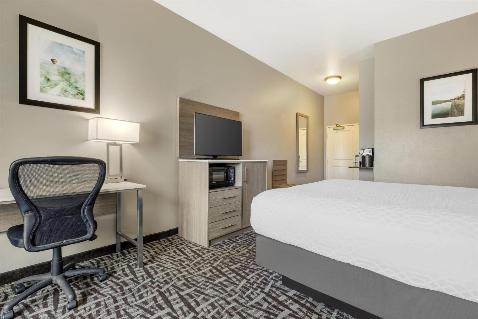 Best Western Plus Lake Elsinore Inn & Suites מראה חיצוני תמונה