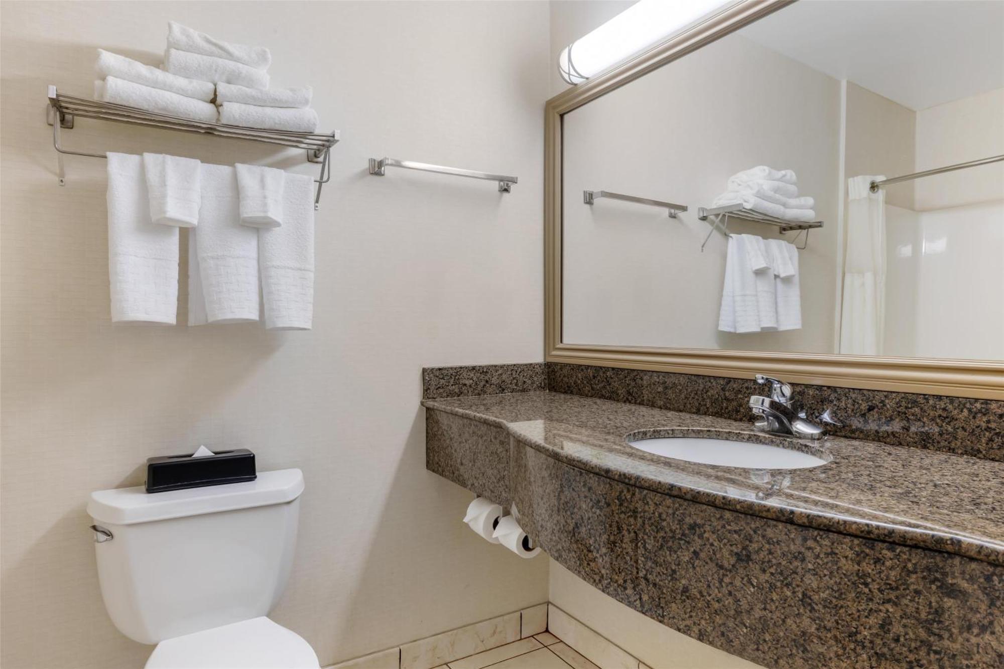 Best Western Plus Lake Elsinore Inn & Suites מראה חיצוני תמונה