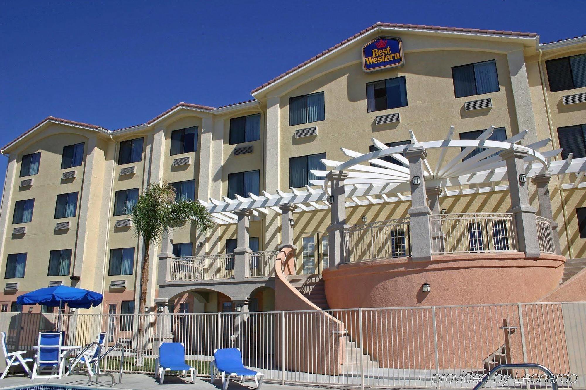 Best Western Plus Lake Elsinore Inn & Suites מראה חיצוני תמונה