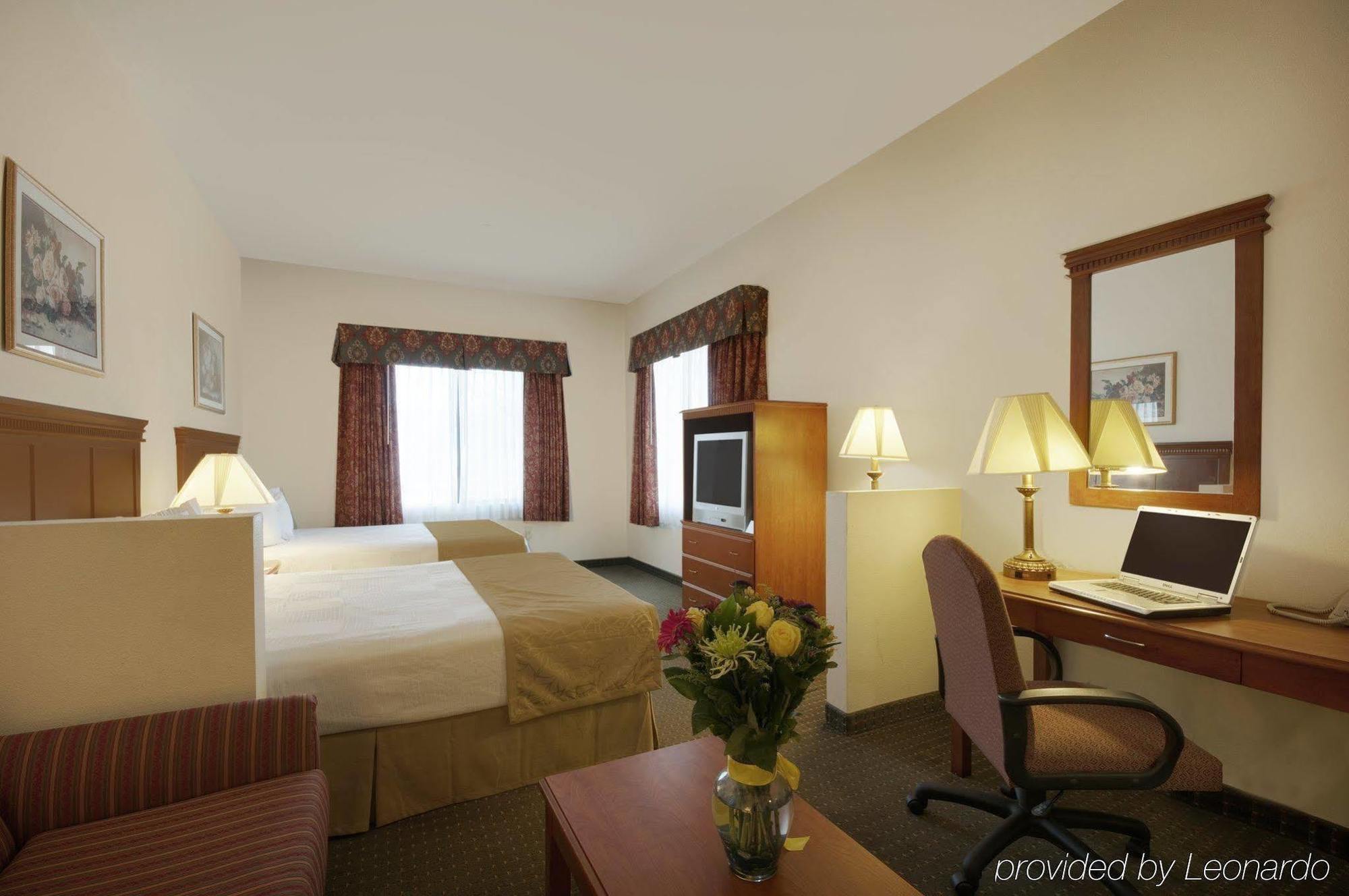 Best Western Plus Lake Elsinore Inn & Suites מראה חיצוני תמונה