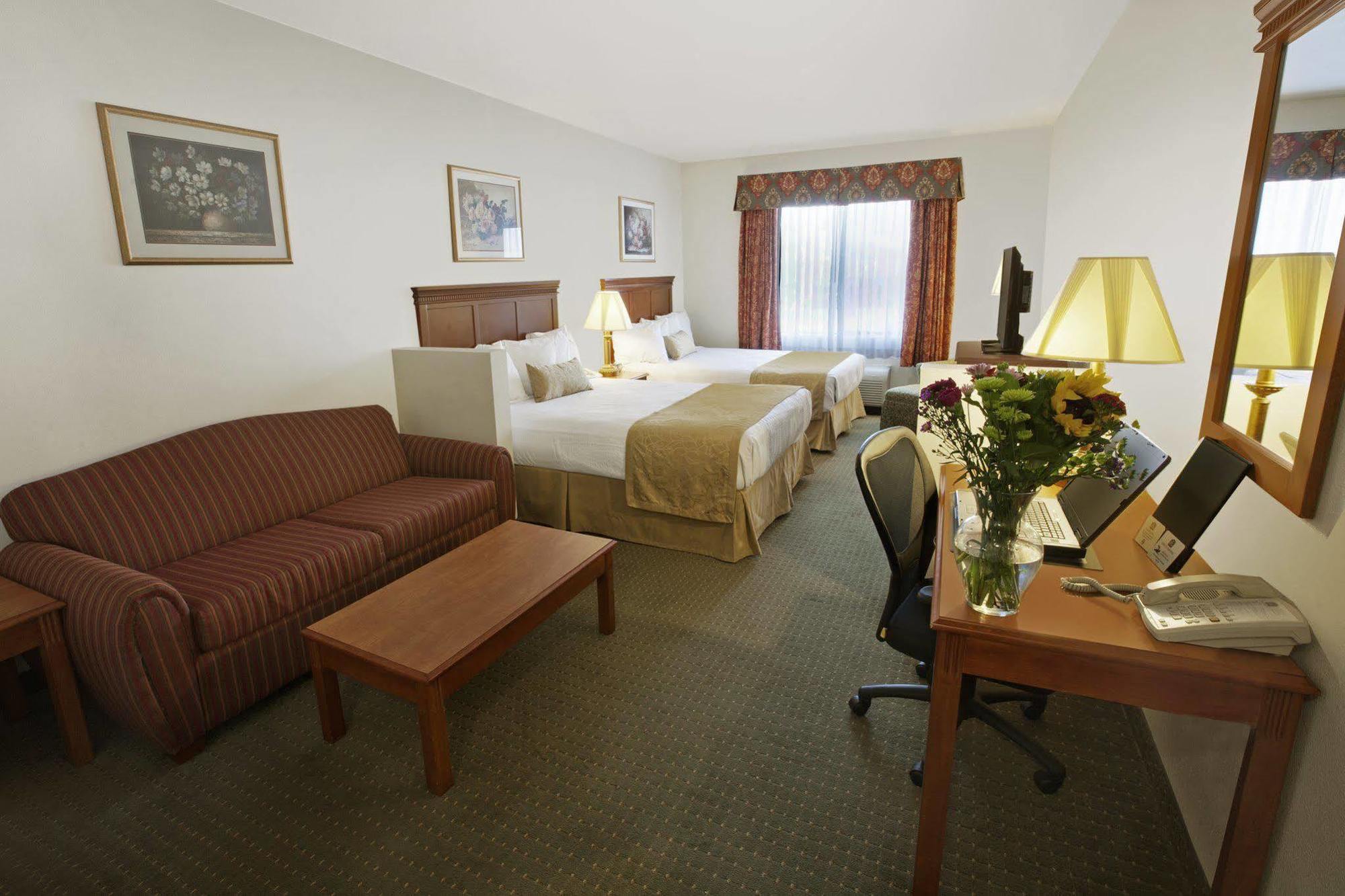 Best Western Plus Lake Elsinore Inn & Suites מראה חיצוני תמונה