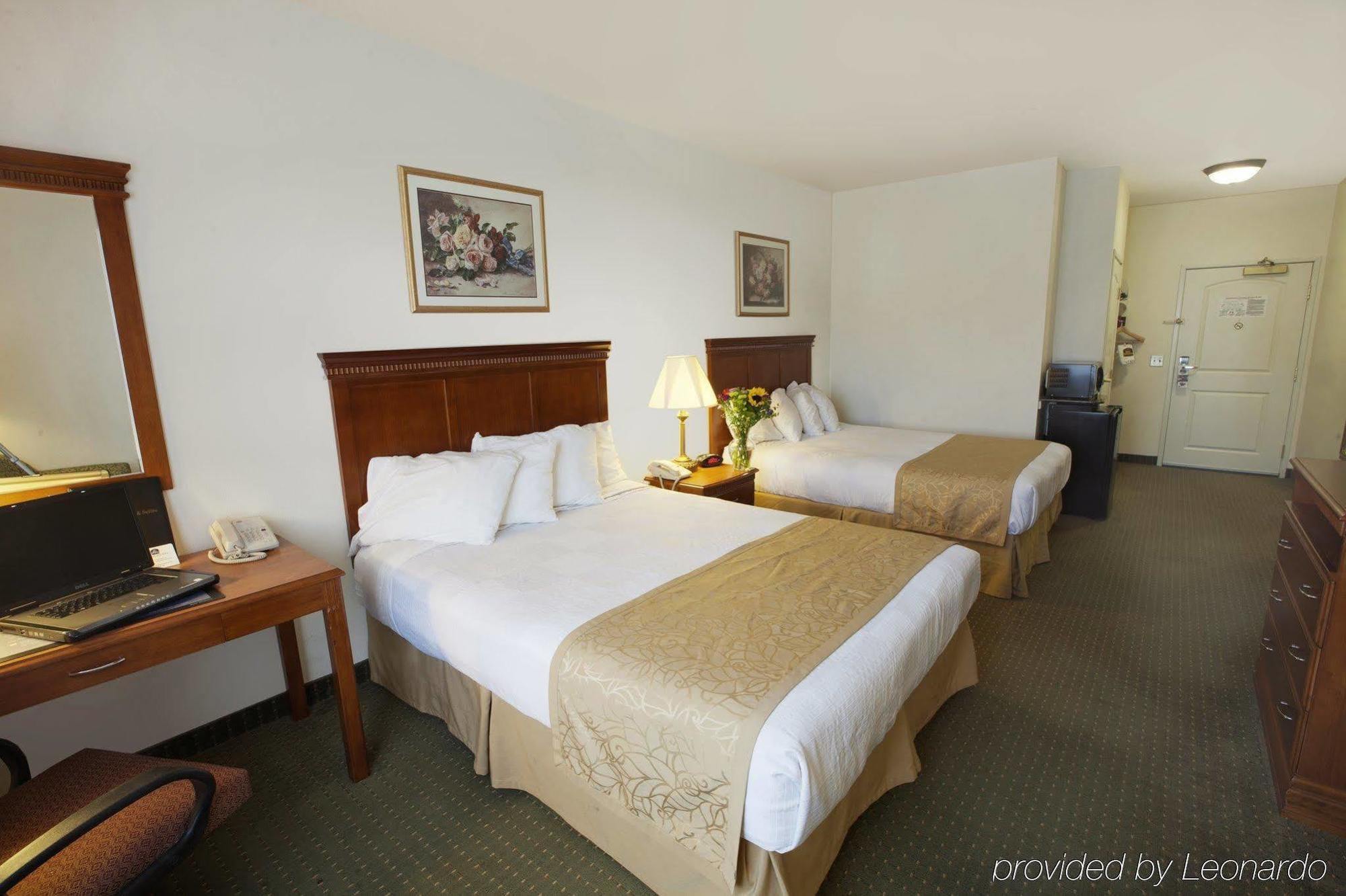 Best Western Plus Lake Elsinore Inn & Suites מראה חיצוני תמונה