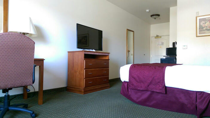 Best Western Plus Lake Elsinore Inn & Suites מראה חיצוני תמונה
