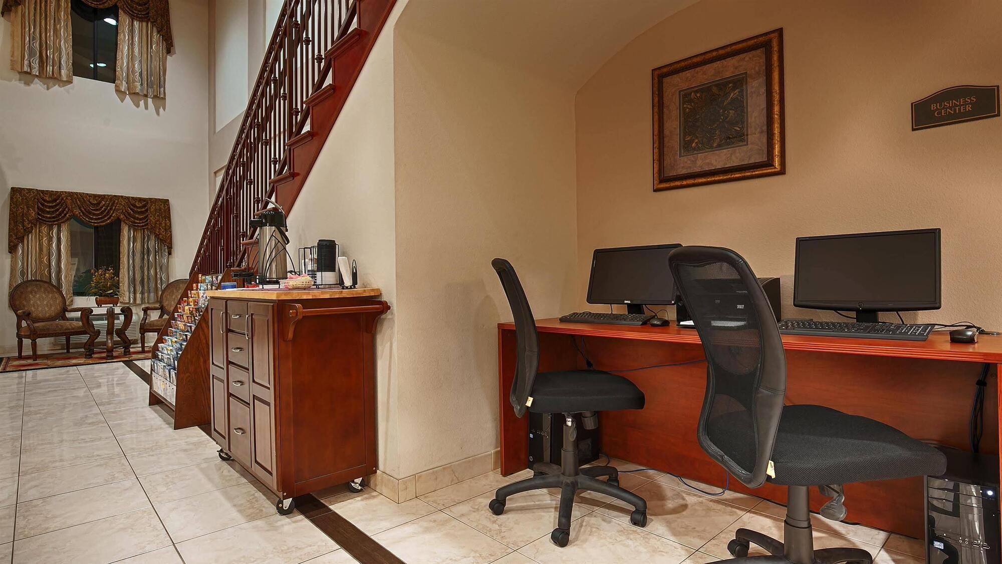 Best Western Plus Lake Elsinore Inn & Suites מראה חיצוני תמונה